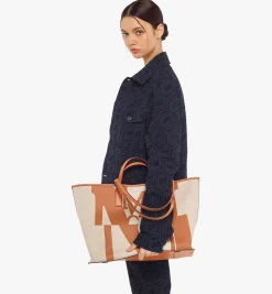 Aren Shopper In Logo Glitch Canvas