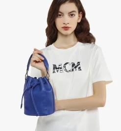 Dessau Kordelzugtasche Aus Leder Mit Gepragtem Monogramm